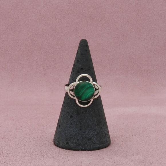 Sterling Jewelry - sterling silver vintage hand made malachite flower ring size 6